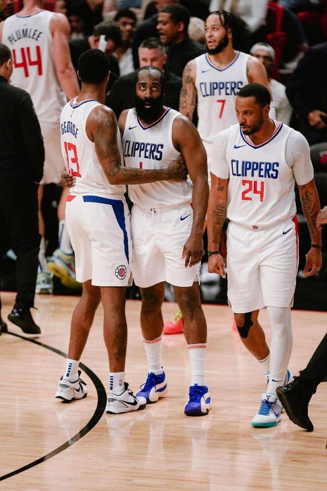 球员幕后 球员幕后